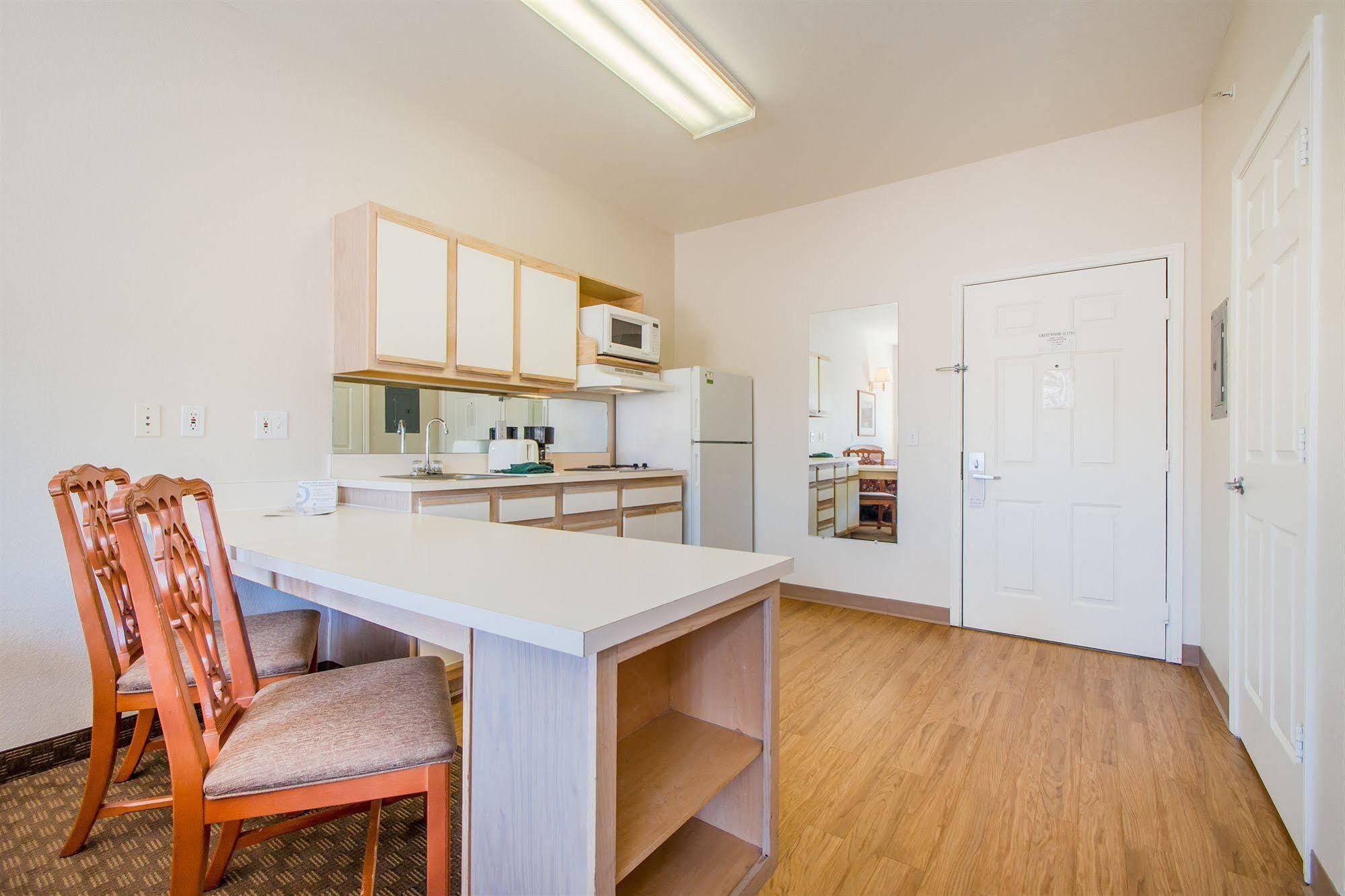 Intown Suites Extended Stay קולורדו ספרינגס מראה חיצוני תמונה