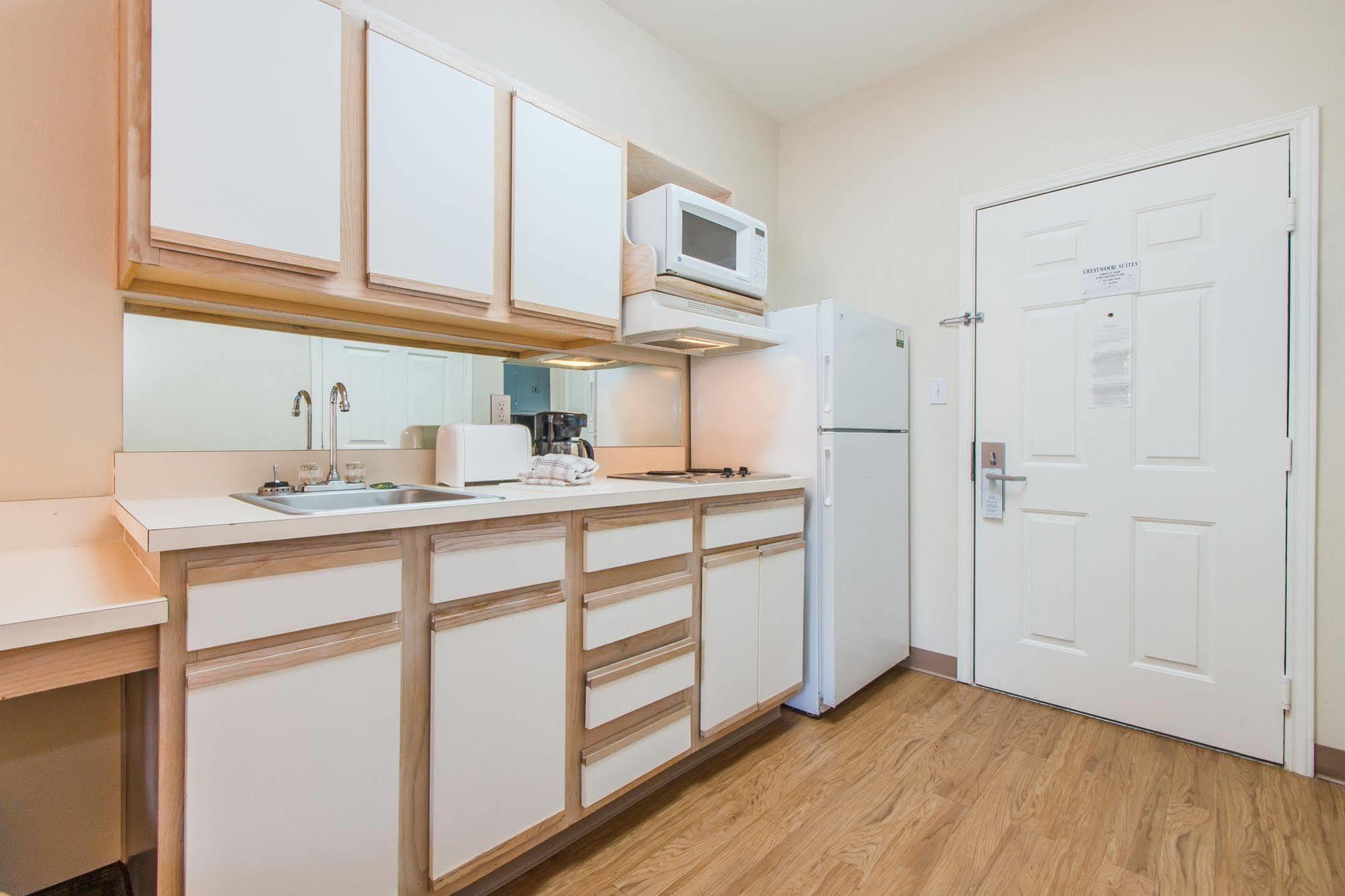 Intown Suites Extended Stay קולורדו ספרינגס מראה חיצוני תמונה